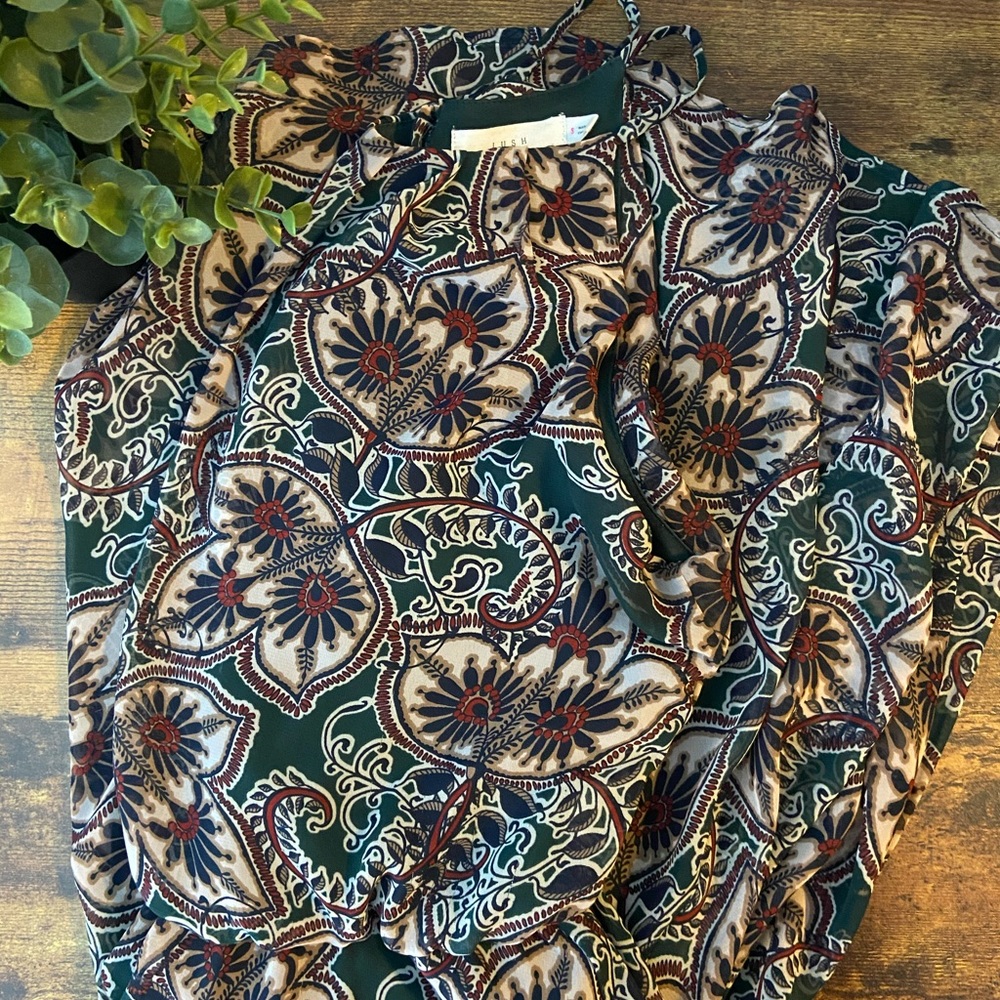 Lush keyhole summer dress